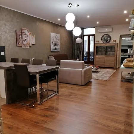 Casa Elena דירה *
